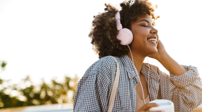 Mental health and music: what are the benefits of listening to music? |  Pfizer Australia